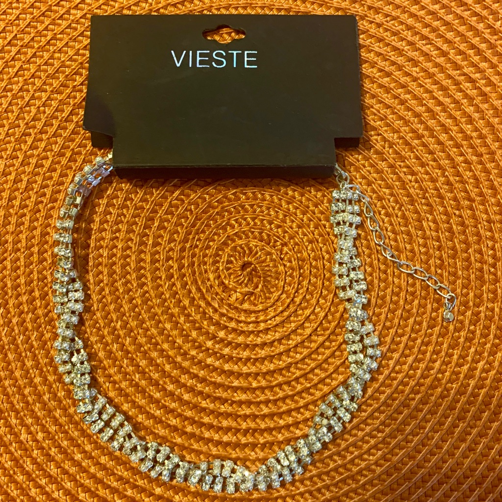 Beautiful Rhinestone And Pearl Choker Necklace